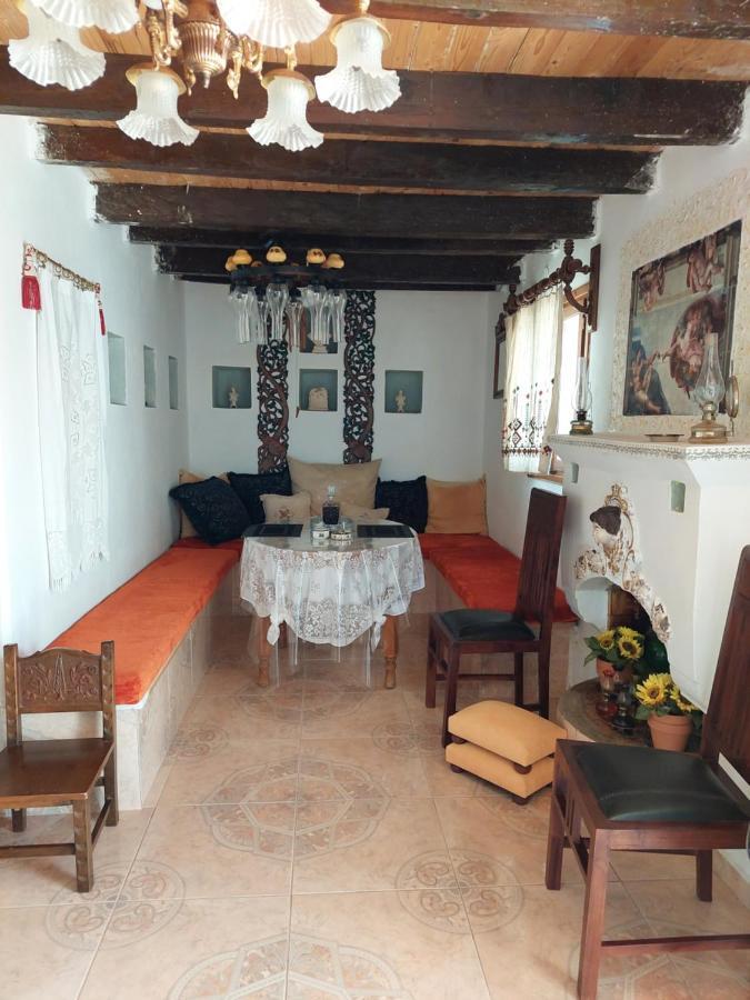 Lakena Traditional House Menetaí Eksteriør bilde